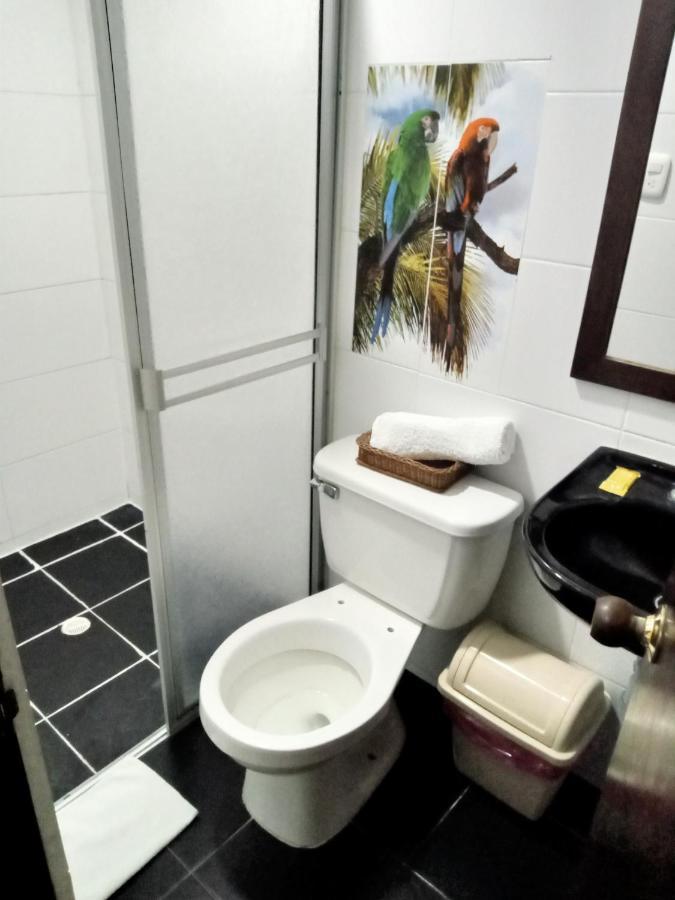 Hotel Canaveral Plaza Манисалес Екстериор снимка