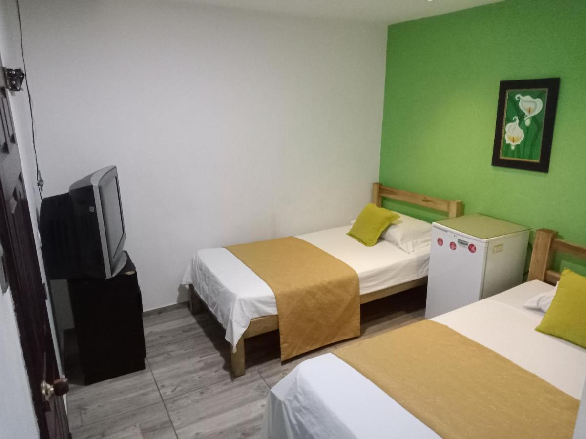 Hotel Canaveral Plaza Манисалес Екстериор снимка